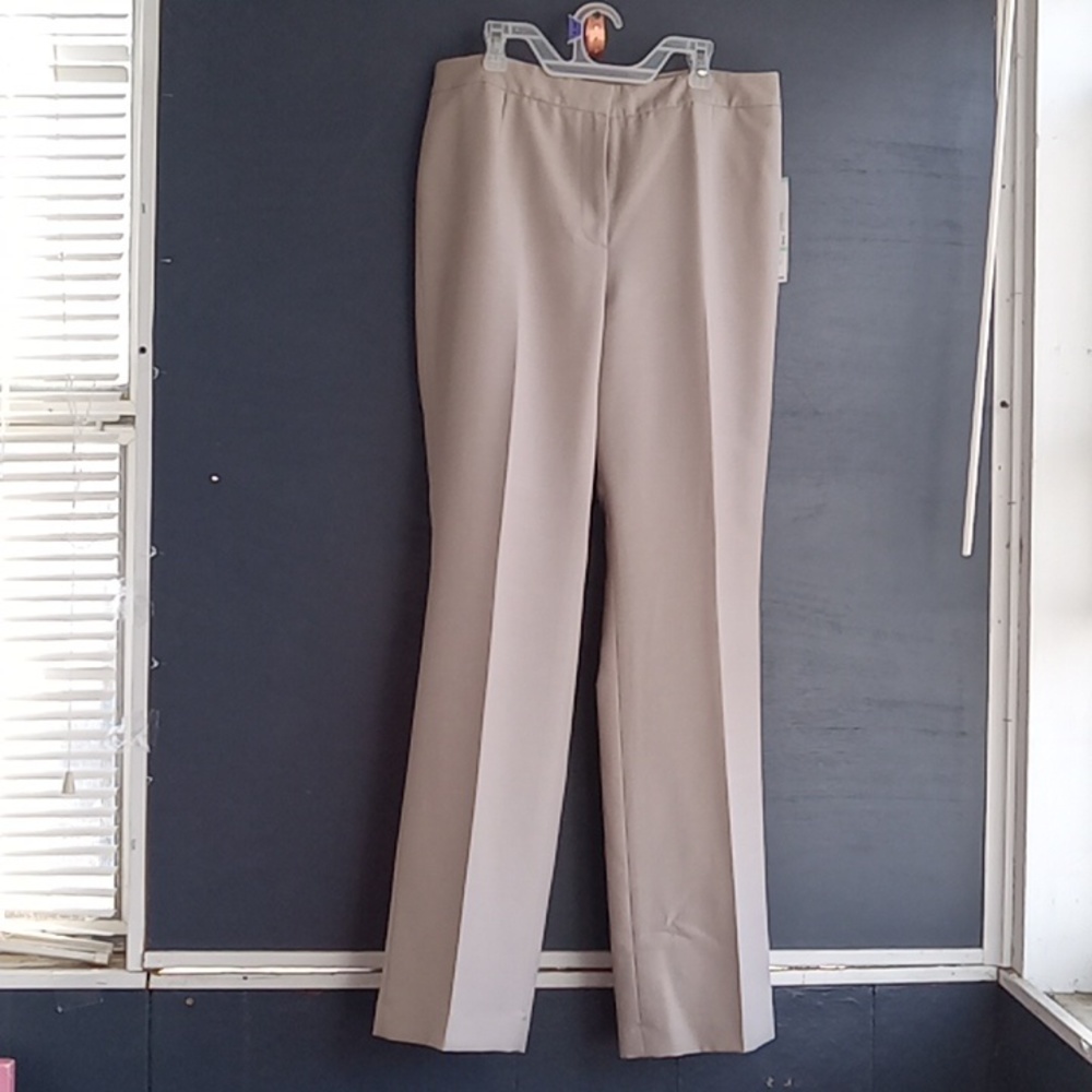 - NWT Kasper separates tan dress pants relaxed size 8